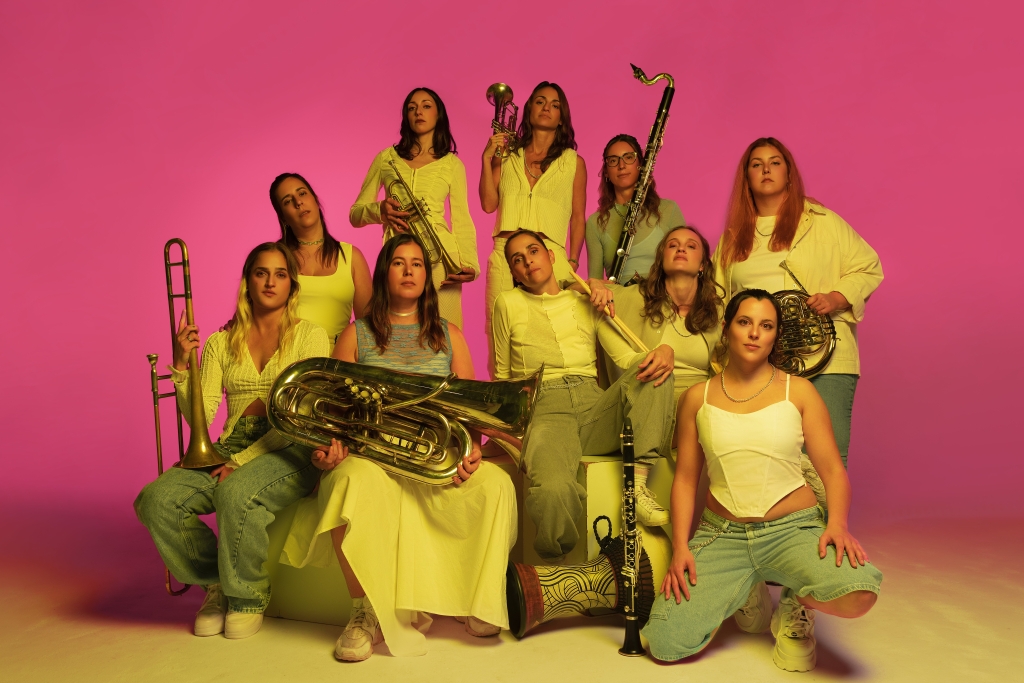 Balkan Paradise Orchestra presentan "Cheesy (Game Sessions II)" junto a Apelika