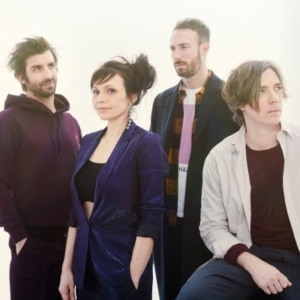 Caravan Palace, frente al espejo en "Mirrors"